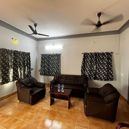Madura Homestay - Gorgeous Home With 2Bhk 5 Minutes From Nh44 Madurai Ngoại thất bức ảnh